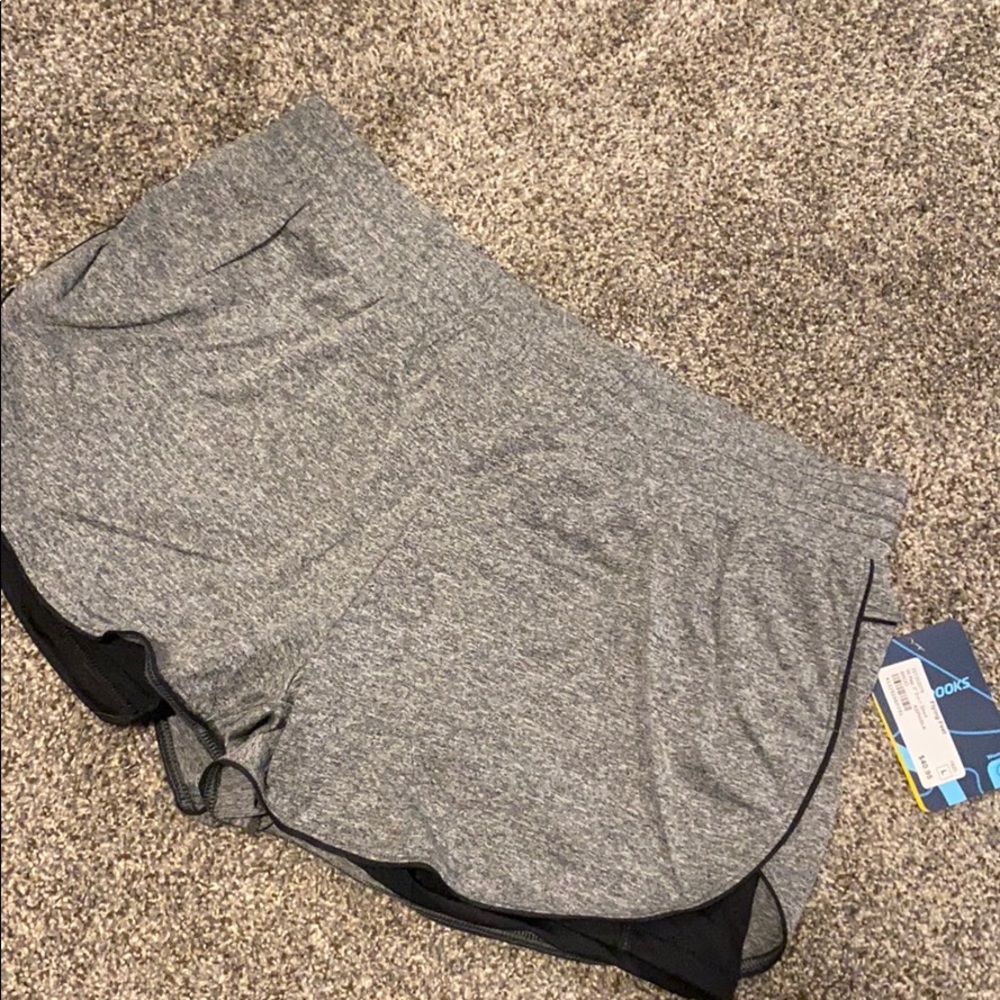 NWT Brooks running shorts woman’s large